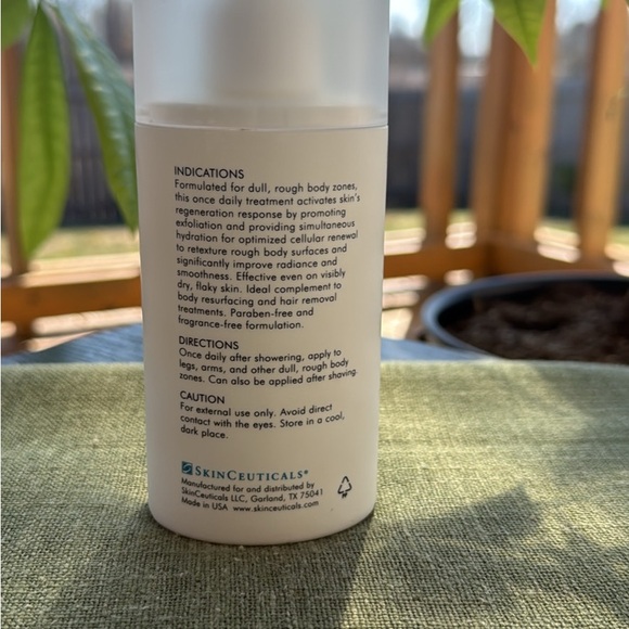 SkinCeuticals Body Retexturing Treatment 6.7 oz | Full Size - Picture 2 of 2
